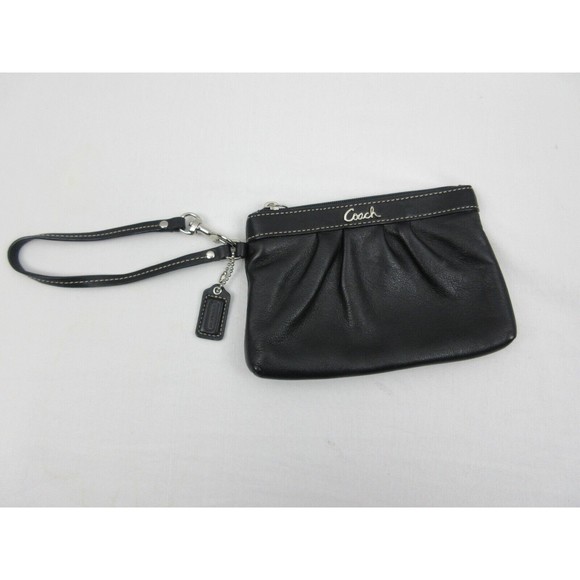 COACH Wristlet - Pebble Leather Black Zipper Top Pre-owned - Picture 2 of 7